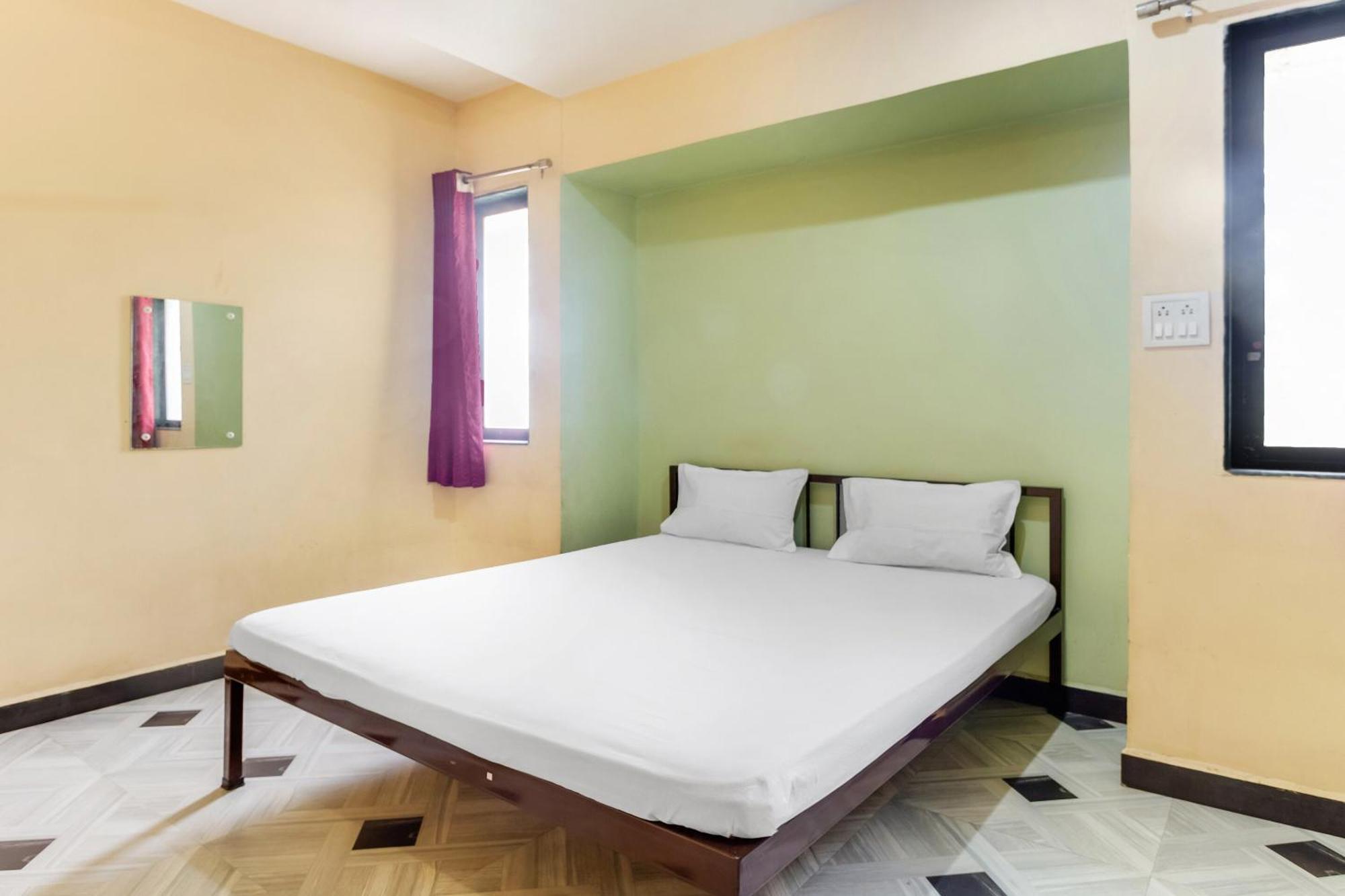 Spot On Harihar Lodging And Yatri Niwas Hotell Kolhapur Eksteriør bilde