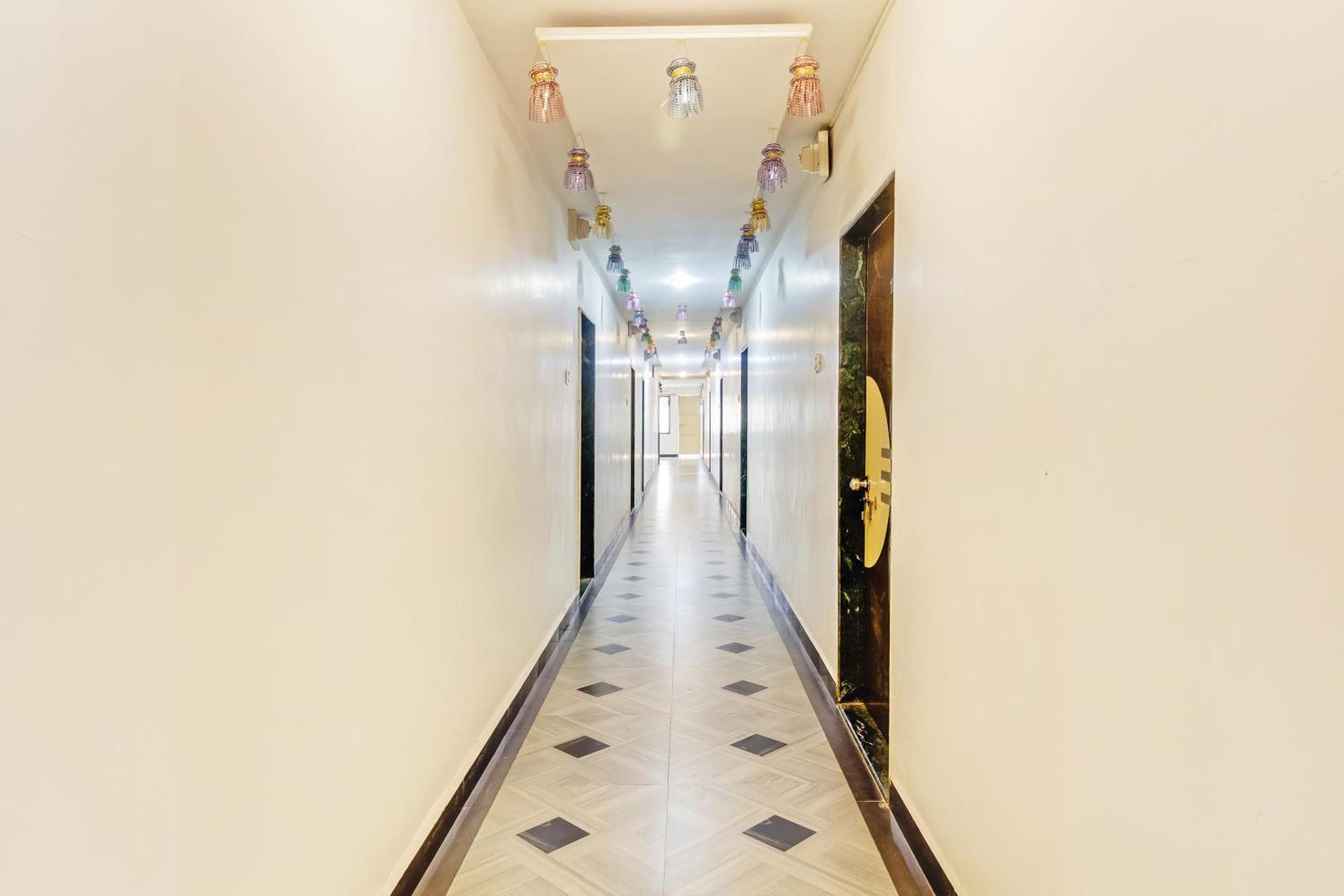 Spot On Harihar Lodging And Yatri Niwas Hotell Kolhapur Eksteriør bilde