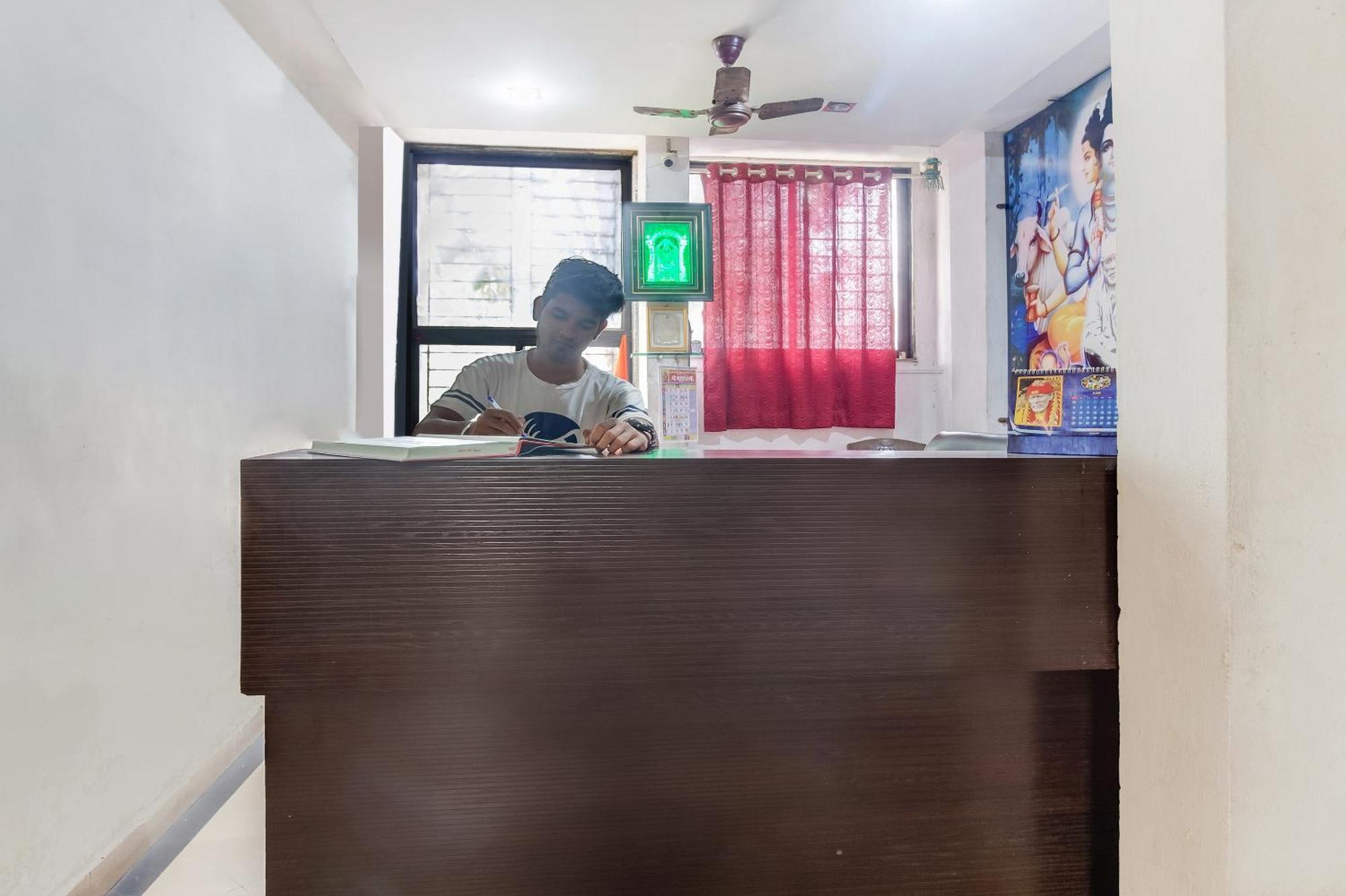 Spot On Harihar Lodging And Yatri Niwas Hotell Kolhapur Eksteriør bilde