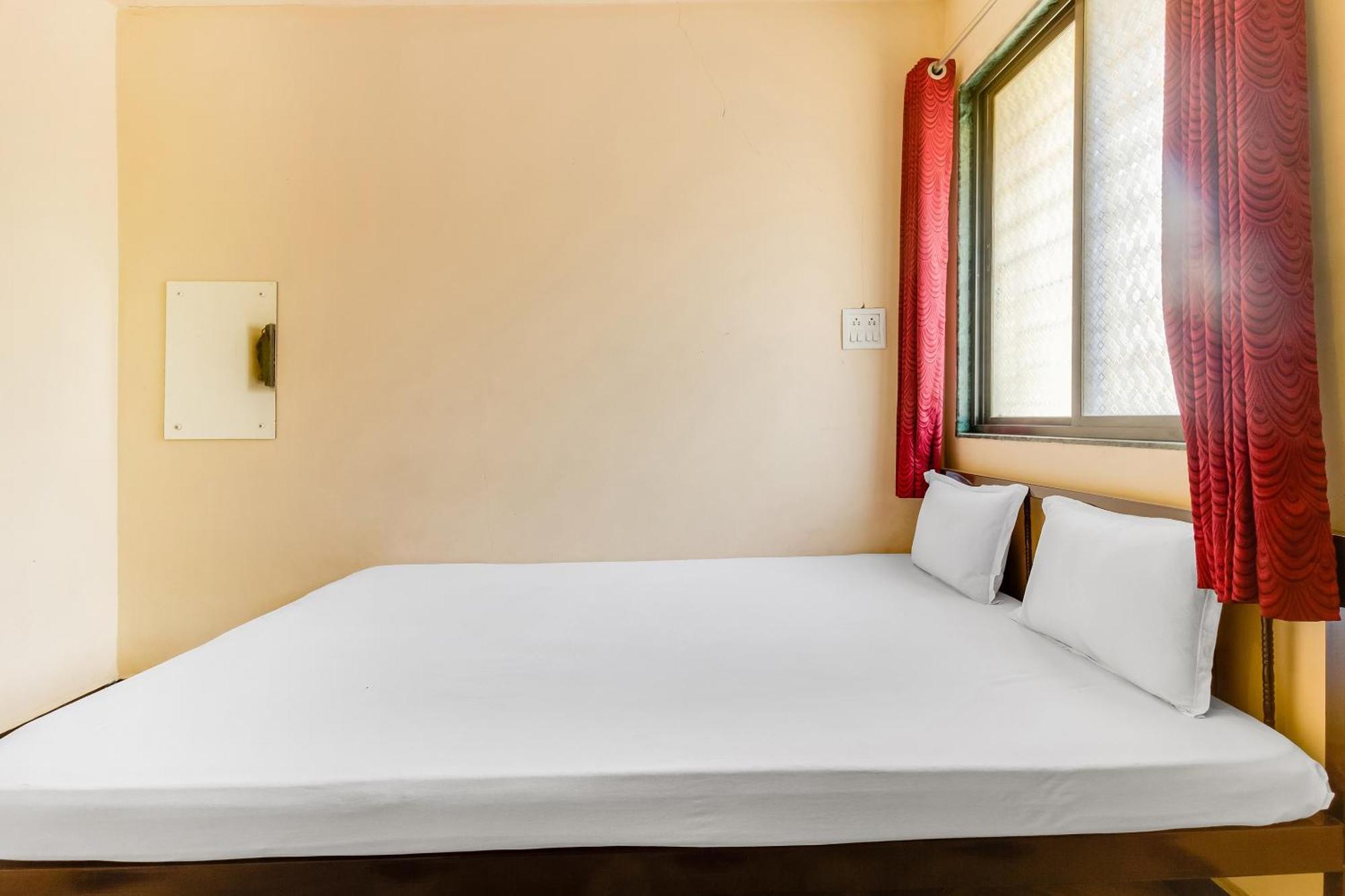 Spot On Harihar Lodging And Yatri Niwas Hotell Kolhapur Eksteriør bilde