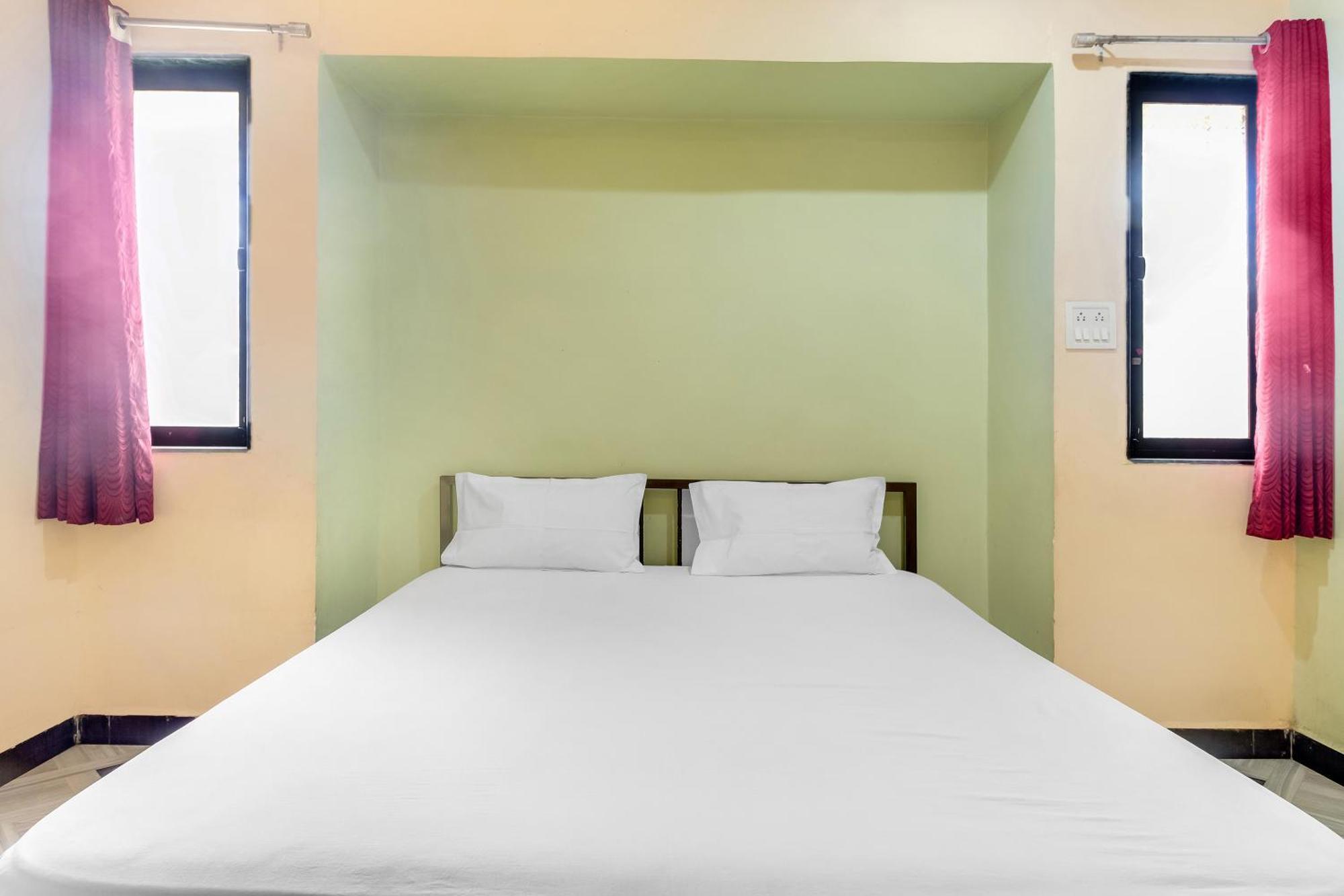 Spot On Harihar Lodging And Yatri Niwas Hotell Kolhapur Eksteriør bilde